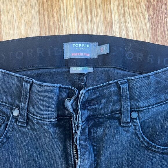 Torrid Womens Bombsheel Skinny Jeans High Rise Stretch  Black Size 12R - Picture 4 of 9